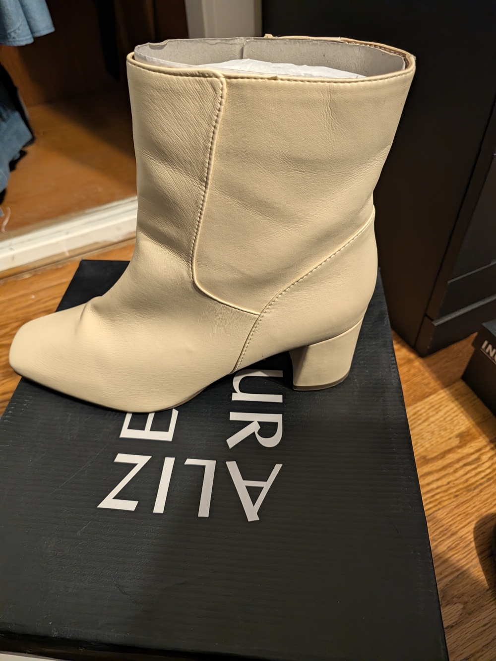 Naturalizer Cream Short Block Heel Ankle Booties